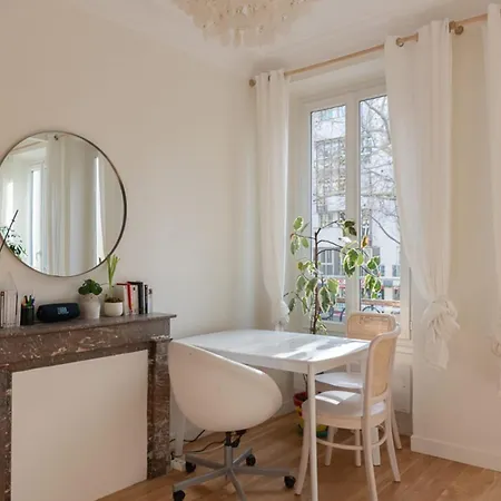 Luxury Cocoon In 11th Apartment Paris