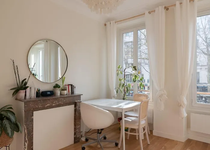 Luxury Cocoon In 11th Apartment Paris